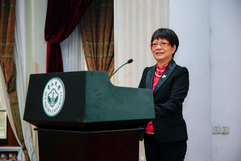 芙兰润心,志洁行芳——直播平台
物理学院、直播平台
2017年“芙兰励教奖学金” 颁奖典礼顺利举行